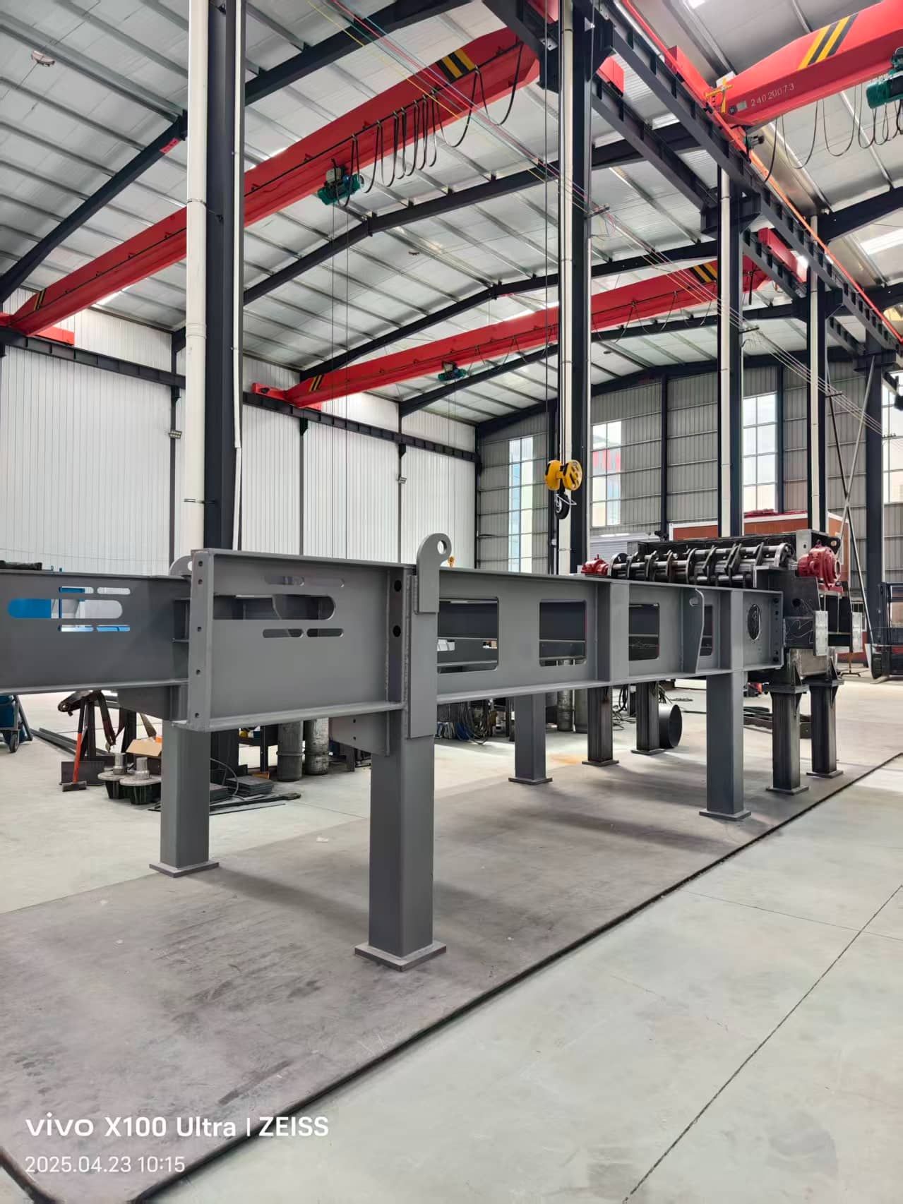 Mesin Penghancur dan Pembubuk Gabungan